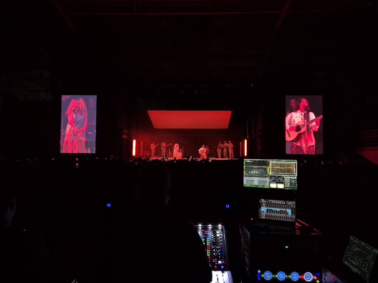 Ana Vitória — operação de painel de LED
